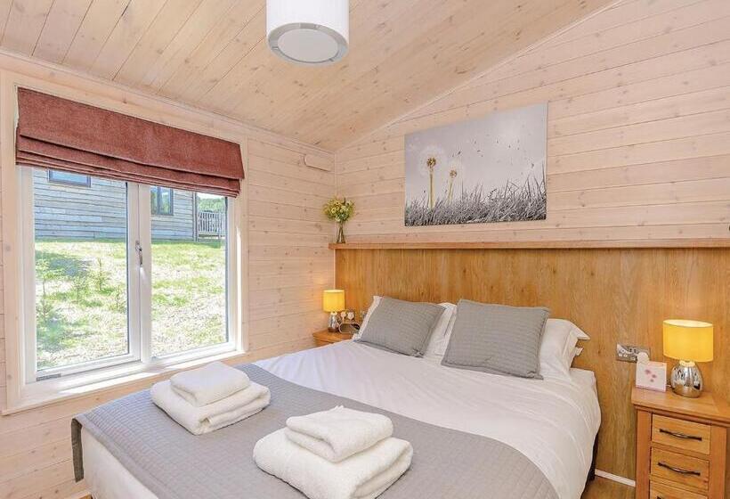 Дом 2 Спальни, Hazelhurst Lodges