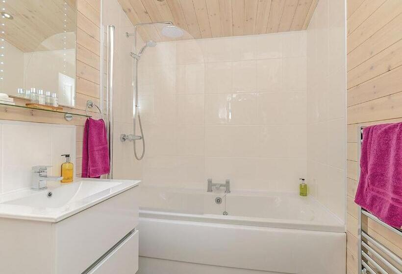 בית, 2 חדרי שינה, Hazelhurst Lodges