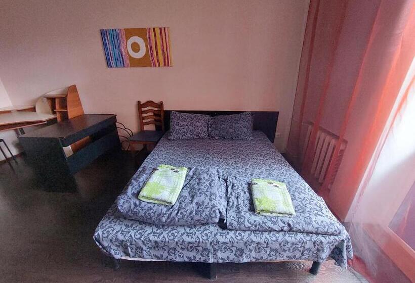 Lakosztály, Alaska Fox