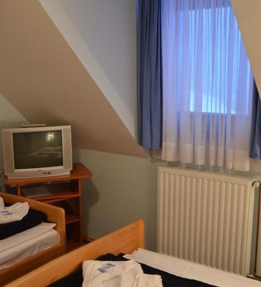 اتاق استاندارد, Dva Javora