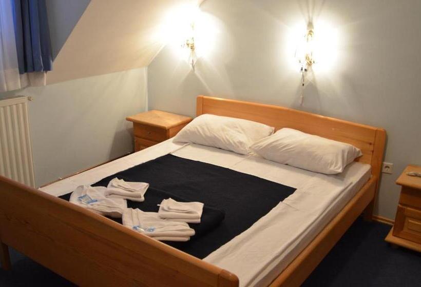 اتاق استاندارد, Dva Javora