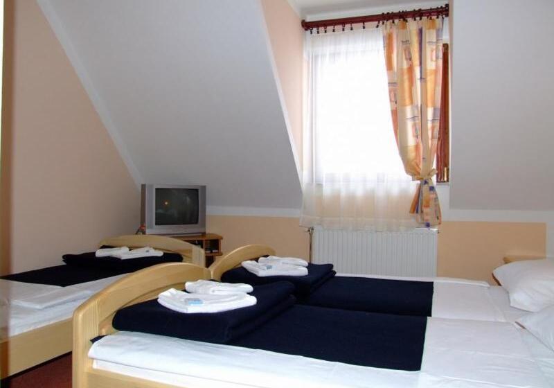 سوئیت 2 خوابه, Dva Javora