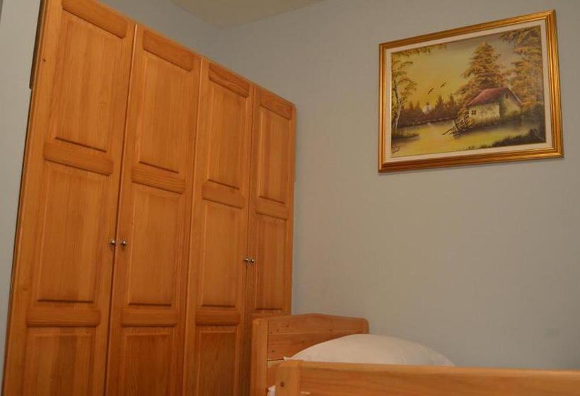 اتاق استاندارد یک نفره, Dva Javora