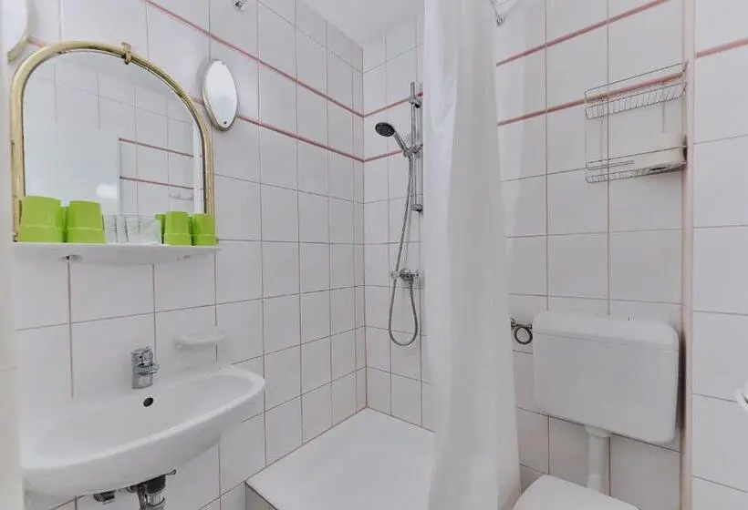 Huoneisto 2 Makuuhuonetta Parveke, Tokajer Wellness Panzió