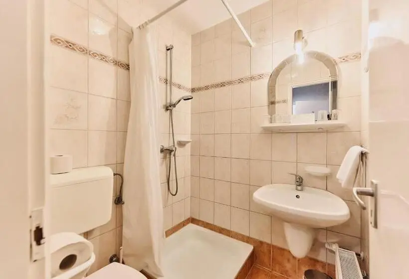 Perhehuone, Tokajer Wellness Panzió