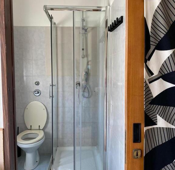 חדר סטנדרט לשלושה, Affittacamere Metro Fiera