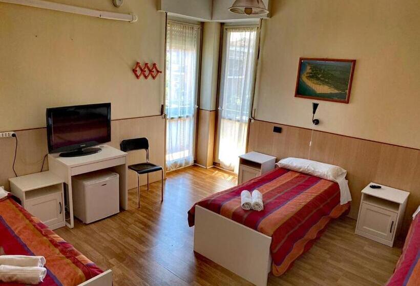 חדר סטנדרט לשלושה, Affittacamere Metro Fiera