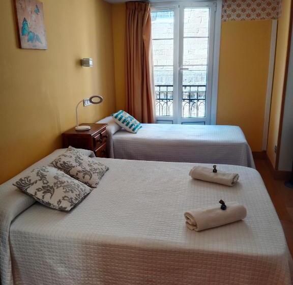 اتاق خانوادگی, Pensión San Vicente