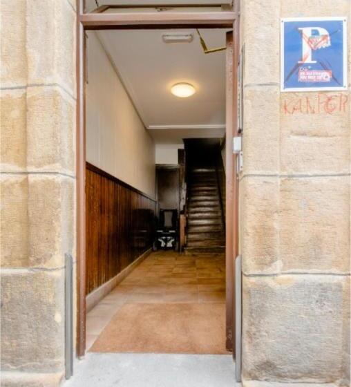 استودیوی استاندارد, Pensión San Vicente