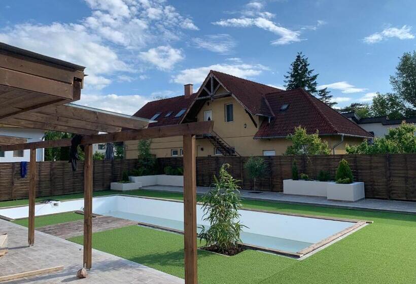 חדר סטנדרט נוף לבריכה, Silver Lounge Siófok