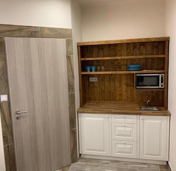 Номер Стандарт Вид на Бассейн, Silver Lounge Siófok