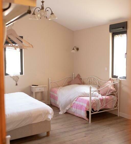 חדר קומפורט לשלושה, Domaine Des Jammetous   Hotel And Yoga Retreat Center