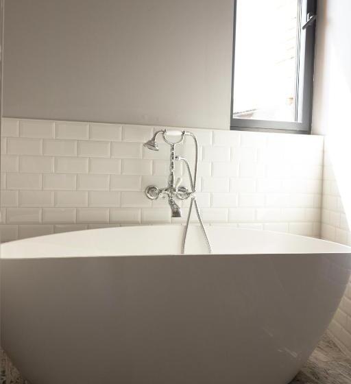 带大床的高级房间, Domaine Des Jammetous   Hotel And Yoga Retreat Center