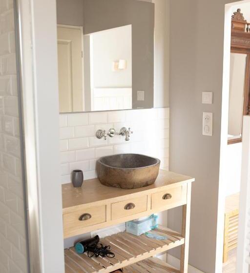 غرفة سوبيريور سرير كينج, Domaine Des Jammetous   Hotel And Yoga Retreat Center