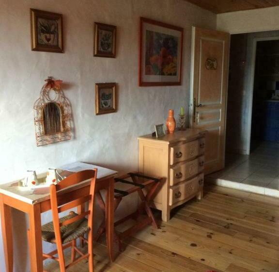 غرفة قياسية ثلاثية, Chambres D Hôtes Gelous