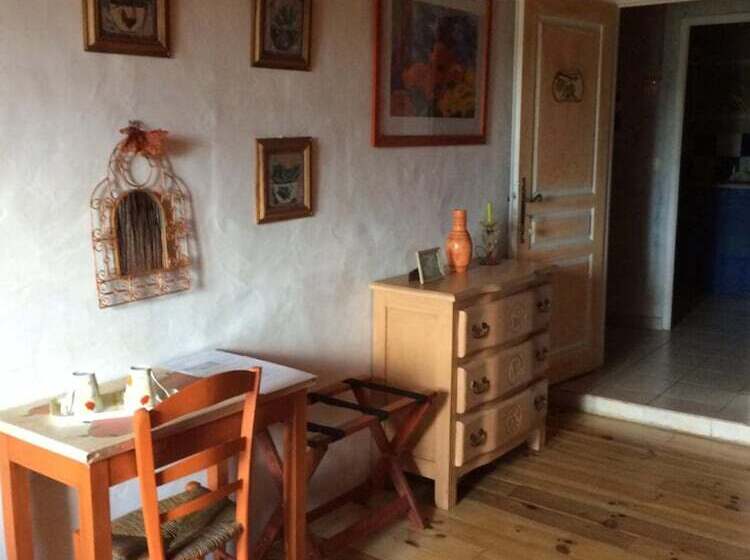 غرفة قياسية ثلاثية, Chambres D Hôtes Gelous