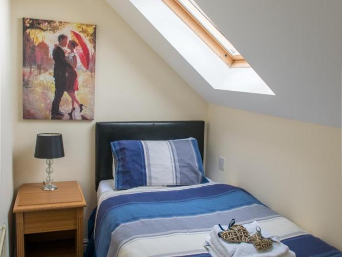 غرفة عائلية, The Olde Peculiar