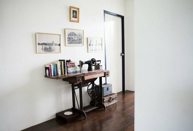 جناح عائلي, Arthit Tara Lodge