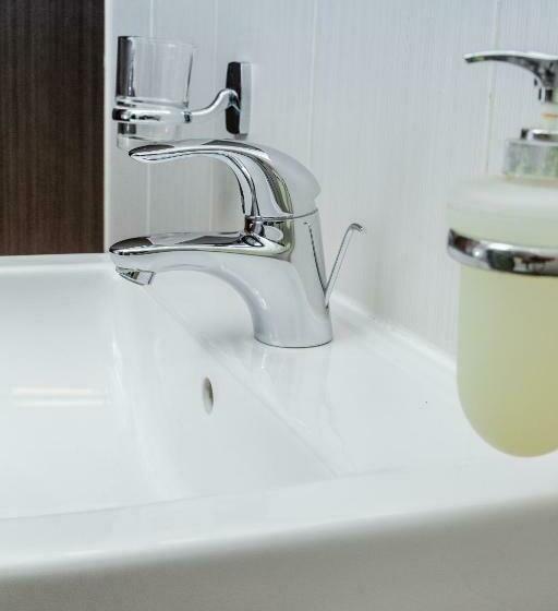 غرفة قياسية ثلاثية, Dwór Zbożenna