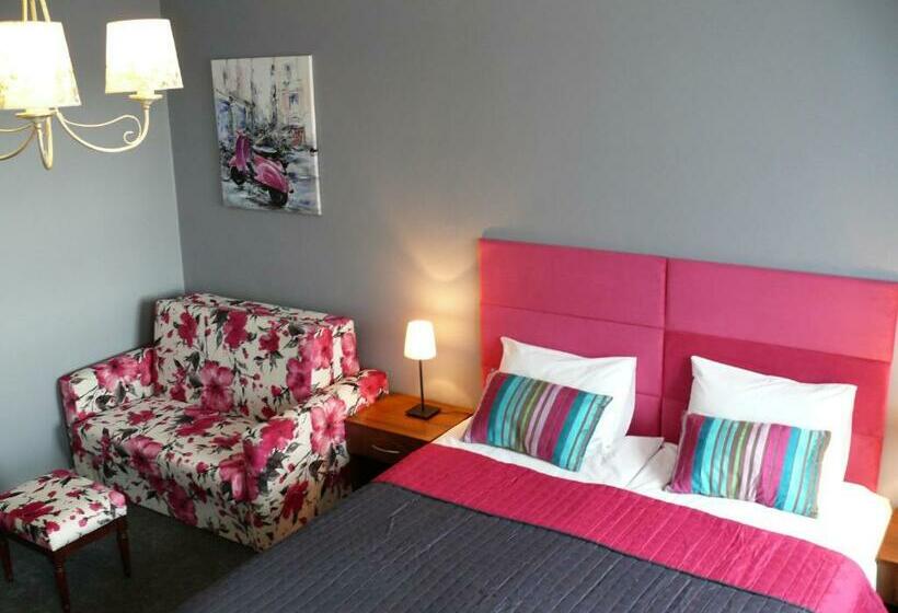 غرفة سوبيريور, Dwór Zbożenna