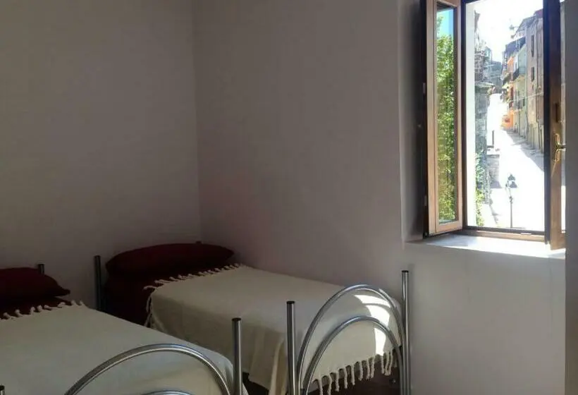 スタンダード４人部屋, La Fontanella B&b