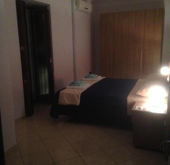 Четырехместный Номер Стандарт, La Fontanella B&b
