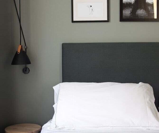 اتاق استاندارد با چشم‌انداز شهر, C-Hotels Diplomat