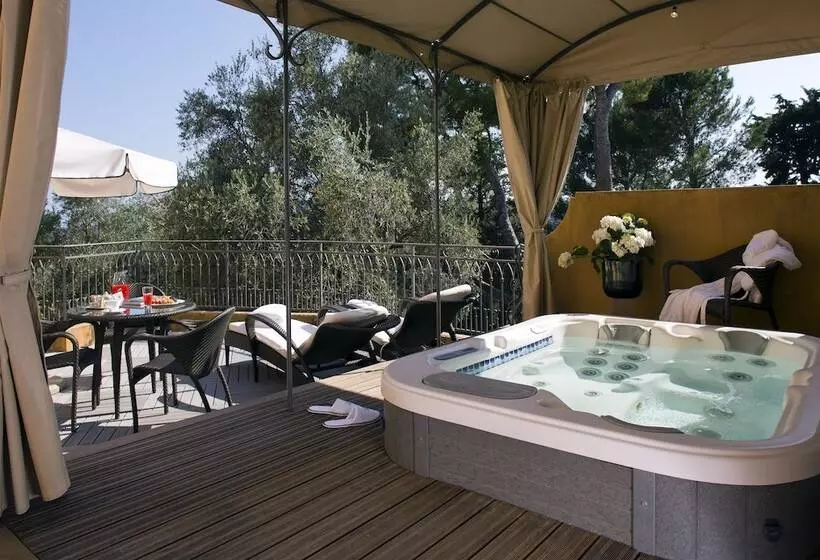 Huoneisto 1 Makuuhuone, Bastide Saint Antoine  Relais & Chateaux