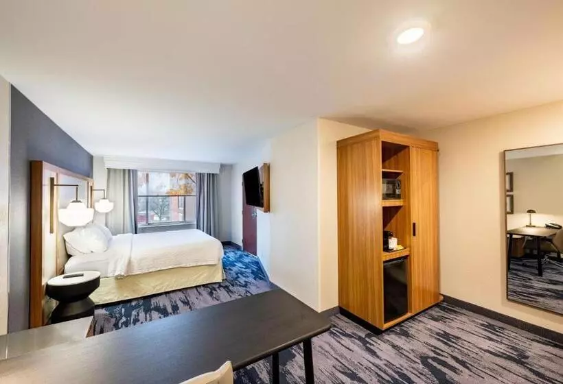 キングサイズベッドのスタンダードルーム, Fairfield Inn & Suites By Marriott St Louis Chesterfield