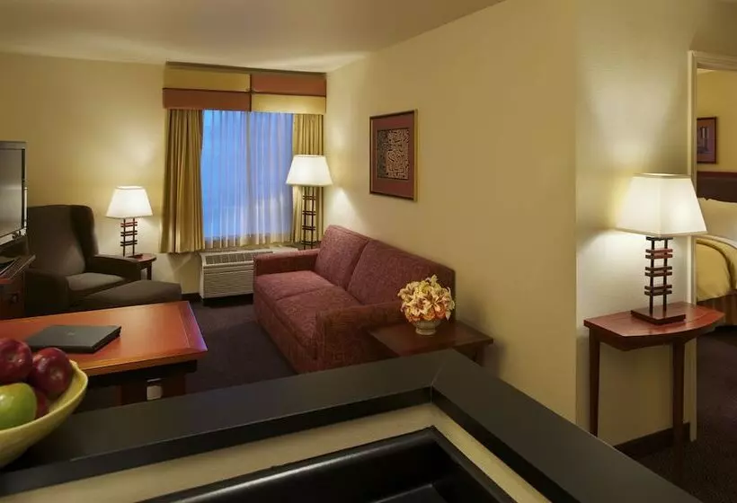 سوئیت برای معلولان, Larkspur Landing Extended Stay Suites Roseville
