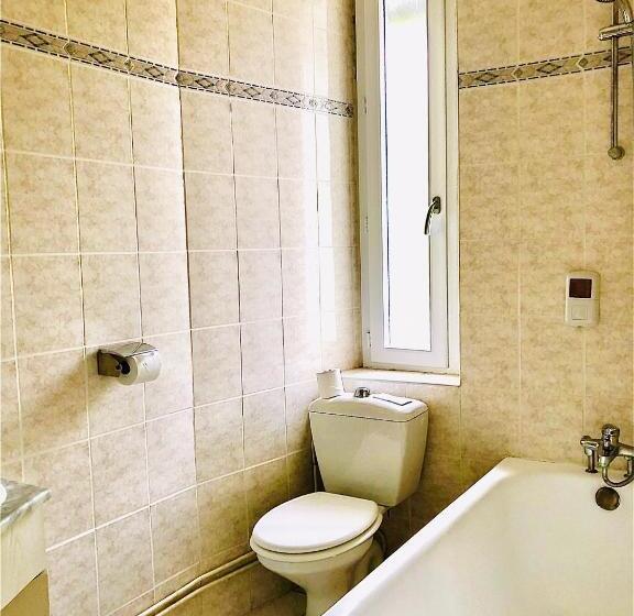 חדר קלאסי לשלושה, Le Grand Hôtel