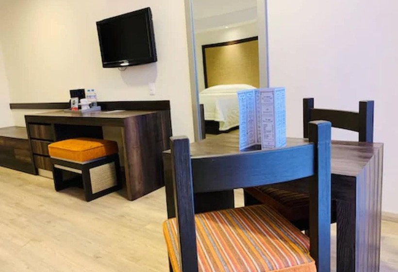 Номер Deluxe, Lepanto Reforma