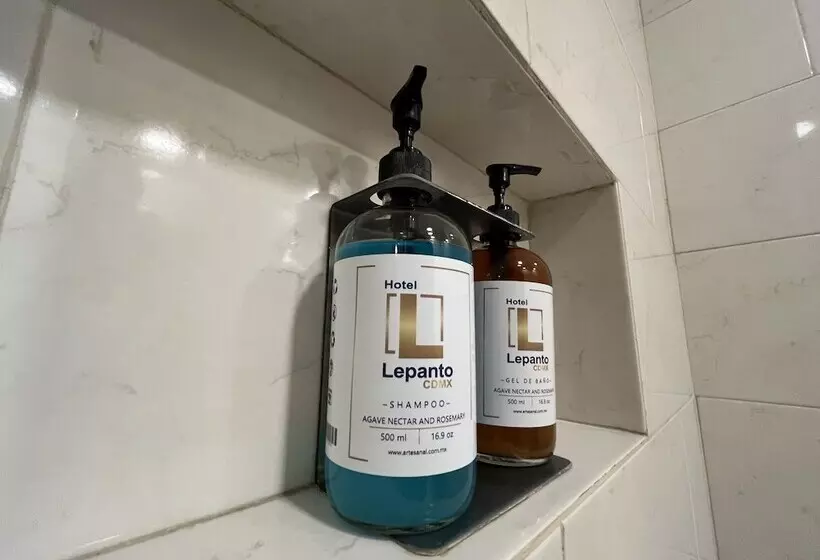 اتاق لوکس, Lepanto Reforma