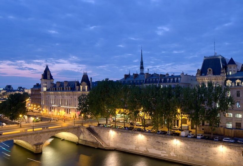 Номер Superior, Les Rives De Notre Dame