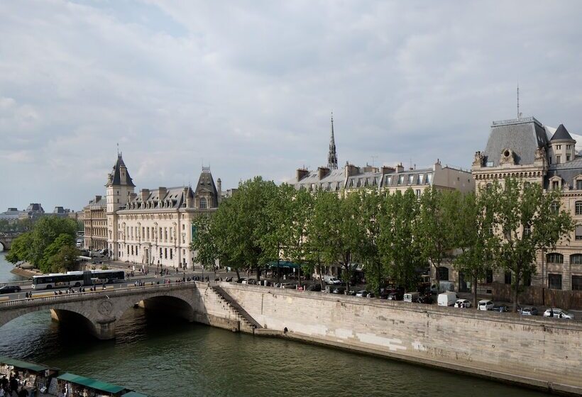 Номер Superior, Les Rives De Notre Dame