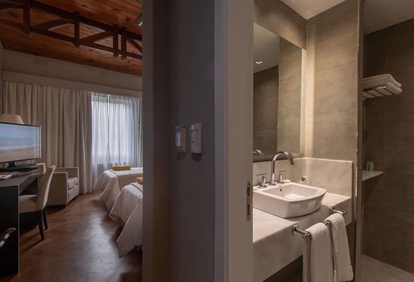 标准三人间, Playas Art