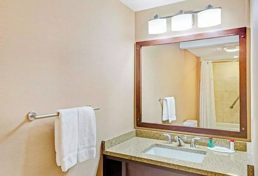 スイート, Ramada By Wyndham Seekonk Providence Area