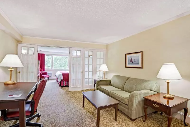 キングサイズベッドのスタンダードルーム, Ramada By Wyndham Seekonk Providence Area