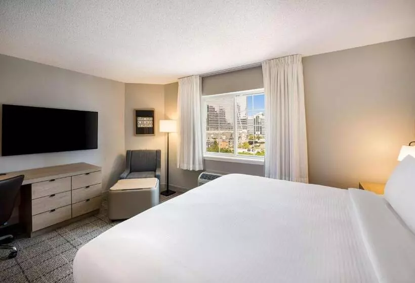 スーペリアスタジオ, Sonesta Simply Suites Jersey City