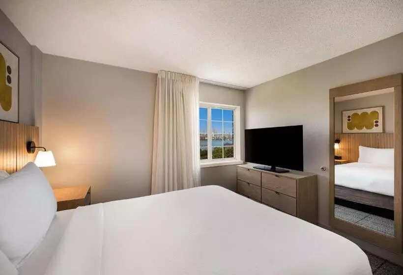 リバービュースイート, Sonesta Simply Suites Jersey City