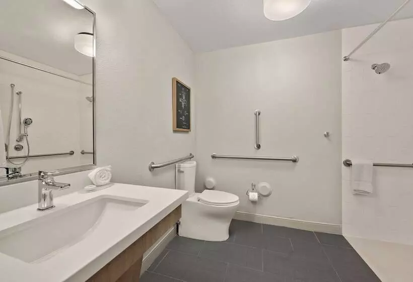 身障者適用スイートルーム, Sonesta Simply Suites Jersey City
