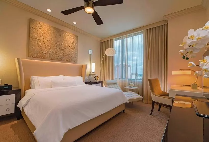 スイート, The Westin Houston Downtown