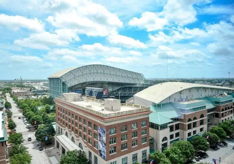キングサイズベッドのスイートルーム, The Westin Houston Downtown