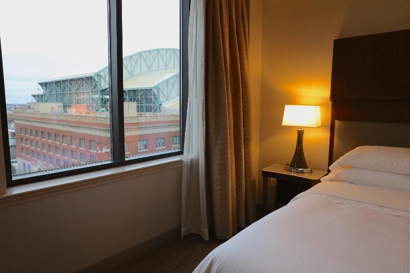 Люкс Кровать Кинг, The Westin Houston Downtown