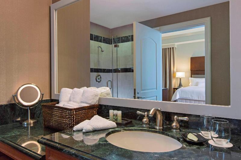 Люкс Кровать Кинг, The Westin Houston Downtown