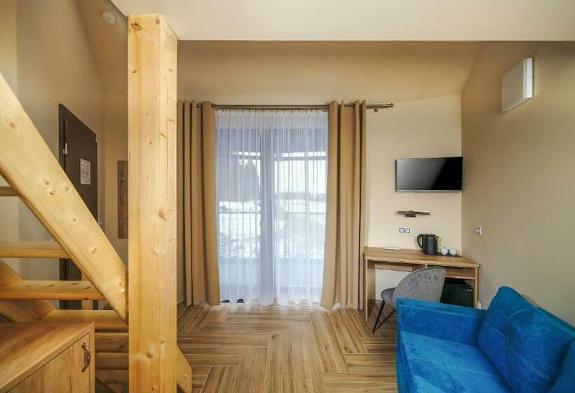 스탠다드 발코니 룸, Dymník