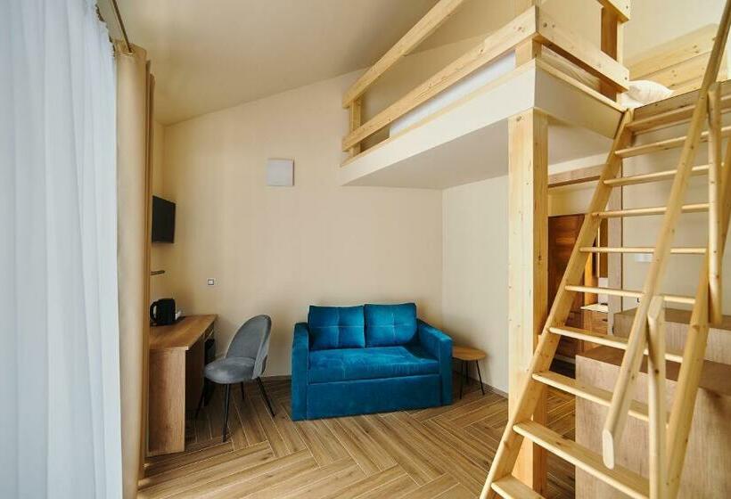 스탠다드 발코니 룸, Dymník