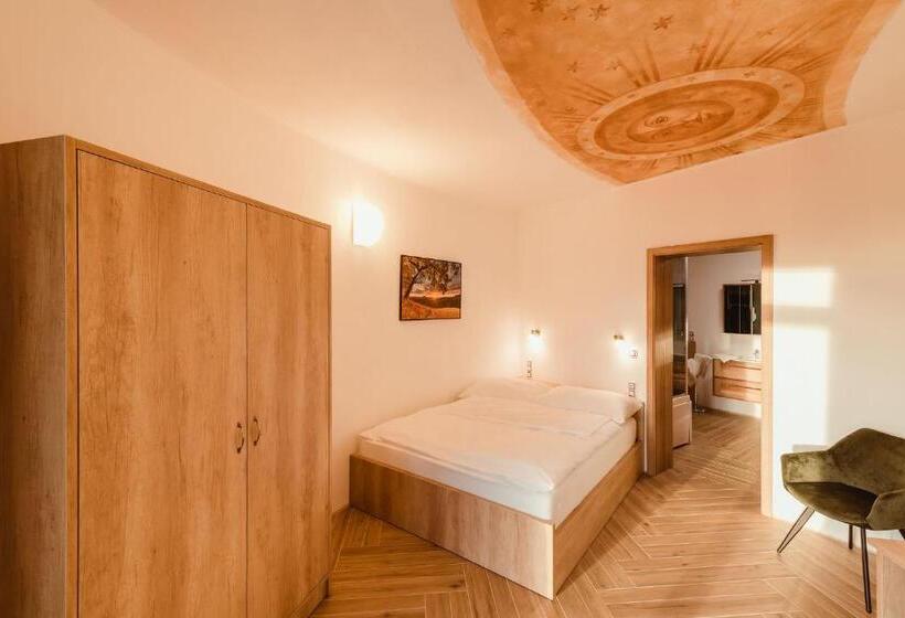 침실 3개 아파트, Dymník