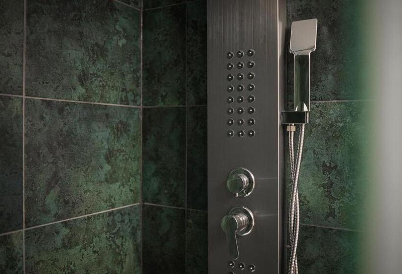 발코니가 있는 4인용 스탠다드 룸, Dymník