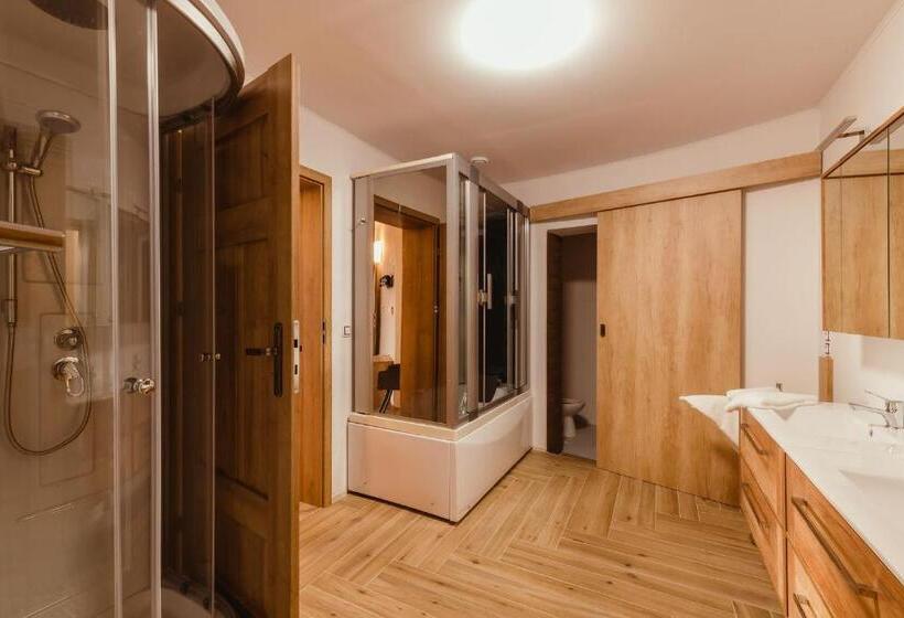 침실 3개 아파트, Dymník